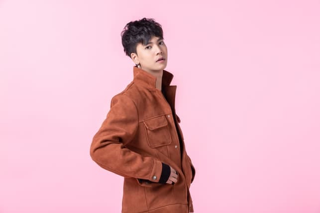 a picture of a well-dressed Asian man