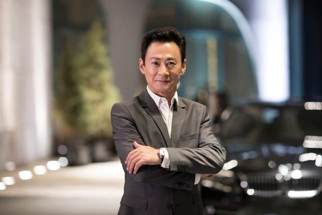 gorgeous Korean businessman in the office